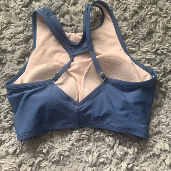 Swimsuit top 5/25💜 - Picture 2 of 3